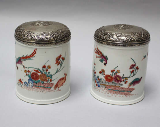 Pair of German Porcelain Containers - Foto 1