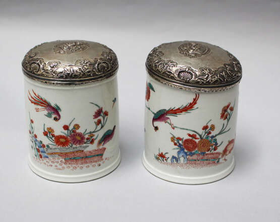 Pair of German Porcelain Containers - photo 2