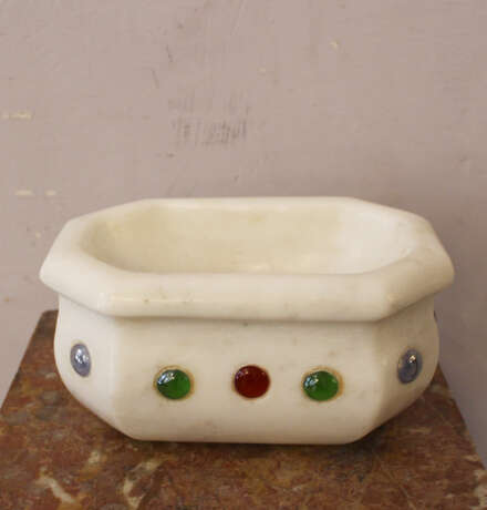 Small italian marble bassin - photo 1