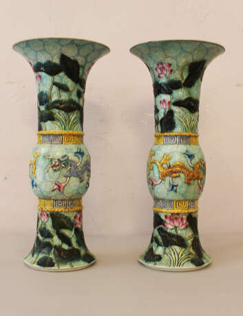 Pair of chinese porcelain vases - photo 2