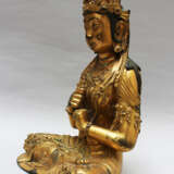 Late Ming bronze sculpture of Guanyin - photo 2