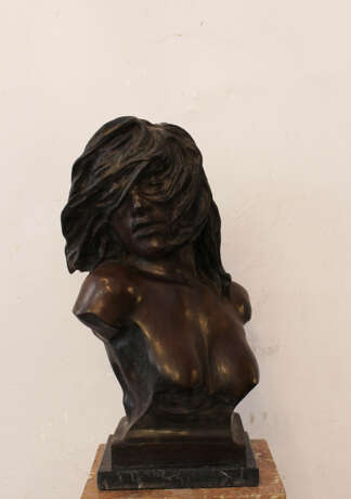 Bronze Sculpture of a Girl - photo 1