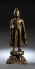 Bronze des Buddha Shakyamuni mit Silbereinlagen auf einem Lotos