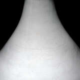 Weiss-glasierte 'Yuhuchun'-Vase mit eingeritztem Drachendekor - Foto 2