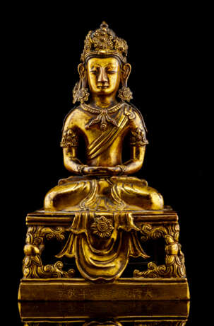 Feuervergoldete Bronze des Amitayus auf einem Thron - photo 1