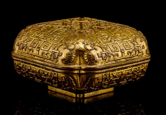 Feuervergoldete Deckeldose aus Bronze mit Lotosdekor - Foto 2