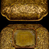 Feuervergoldete Deckeldose aus Bronze mit Lotosdekor - Foto 3