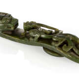 'Chilong'-Gürtelhaken aus spinatgrüner Jade - Foto 2