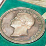 Sachsen: Große Prämienmedaille "Zur Belohnung des Fleisses", Johann (1854-1872), in Silber, im Etui. - photo 2