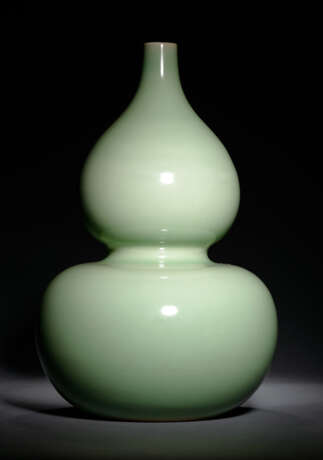 Kalebassenvase aus mit seldonfarbener Glasur - Foto 1