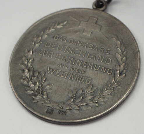 Deutsches Reich: Helvetia-Benigna Medaille, Kleine Medaille, als Anhänger. - photo 4