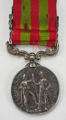 Großbritannien: Indien Medaille 1895-1902, mit den Gefechtsspangen TIRAH 1897-98 und PUNJAB FRONTIER 1897-98. - Foto 2