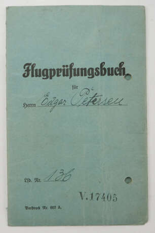Flugprüfungsbuch des Oberst Edgar Petersen - Ritterkreuzträger. - фото 1