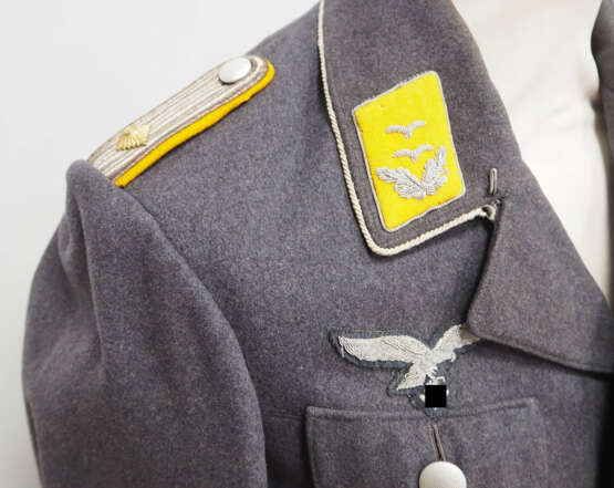 Luftwaffe: Feldbluse eines Oberleutnant der fliegenden Truppe. - Foto 1