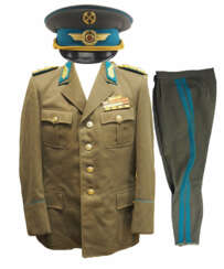 DDR: Uniformnachlass eines Generals der Luftstreitkräfte.