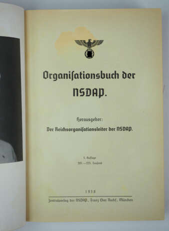 Organisationsbuch der NSDAP - 5. Auflage. - Foto 2