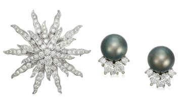 NO RESERVE | TIFFANY & CO. GRAY CULTURED PEARL AND DIAMOND EARRINGS AND DIAMOND STARBURST BROOCH