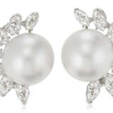 NO RESERVE | HARRY WINSTON CULTURED PEARL AND DIAMOND EARRINGS - фото 1
