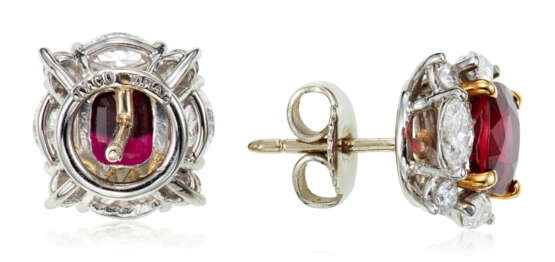 NO RESERVE | TIFFANY & CO. RUBY AND DIAMOND EARRINGS - Foto 3
