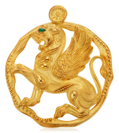 VAN CLEEF & ARPELS CHRYSOPRASE AND GOLD 'LION OF PERSEPOLIS' PENDANT - фото 1