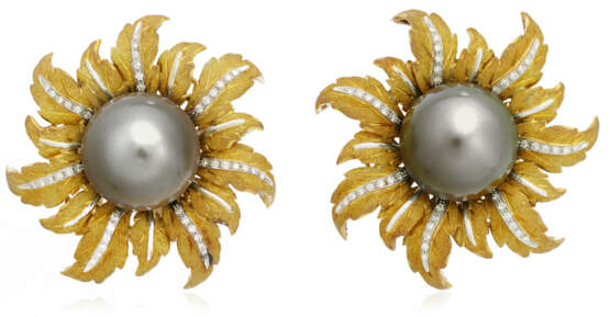BUCCELLATI GRAY CULTURED PEARL, DIAMOND AND BICOLORED GOLD FLOWER EARRINGS - фото 1