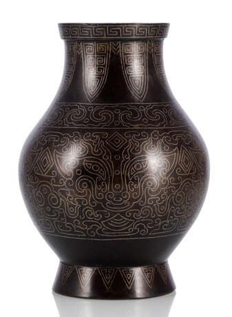 'Hu'-förmige Bronzevase mit Silber-Einlagen im archaischen Stil - Foto 1