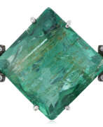 Verney. NO RESERVE | VERNEY EMERALD AND DIAMOND RING