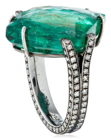 NO RESERVE | VERNEY EMERALD AND DIAMOND RING - фото 3