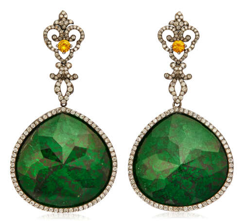NO RESERVE | TWO PAIRS OF DIAMOND, COLORED DIAMOND AND MULTI-GEM EARRINGS - Foto 6
