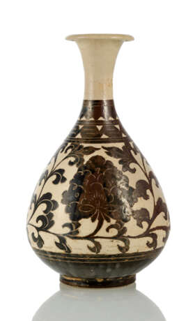 'Cizhou'-Vase in 'Yuhuchun'-Form mit geritztem Päoniendekor - Foto 1