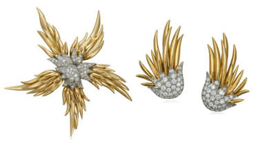 TIFFANY & CO. JEAN SCHLUMBERGER DIAMOND AND GOLD EARRINGS AND DIAMOND AND GOLD BROOCH MOUNTED BY JEAN SCHLUMBERGER