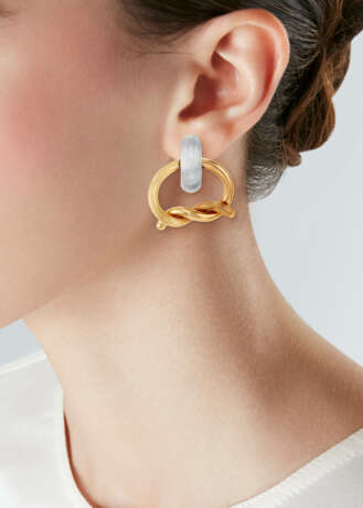 MEISTER SUITE OF BICOLORED GOLD JEWELRY - Foto 4
