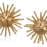 CARTIER GOLD 'SPUTNIK' EARRINGS - фото 1