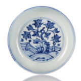 Unterglasurblau dekorierter Teller aus Porzellan - Foto 1