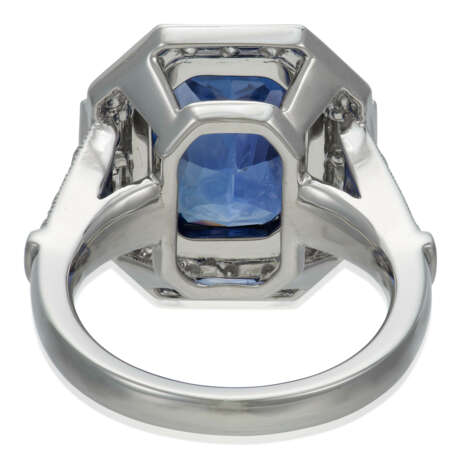 NO RESERVE | COLOR-CHANGE SAPPHIRE AND DIAMOND RING - photo 4