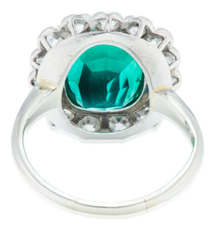 EMERALD AND DIAMOND RING - photo 4