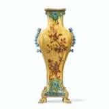 A GILT-METAL-MOUNTED THEODORE DECK FAIENCE TWO-HANDLED VASE - Foto 1