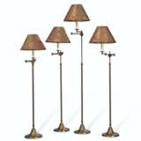 A SET OF FOUR FRENCH TELESCOPIC EXTENDABLE BRASS FLOOR LAMPS - Foto 1