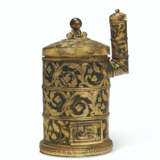 A CONTINENTAL GILT-METAL AND GREEN-PAINTED NOVELTY TABLE CIGAR CASE IN THE FORM OF A STOVE - фото 1