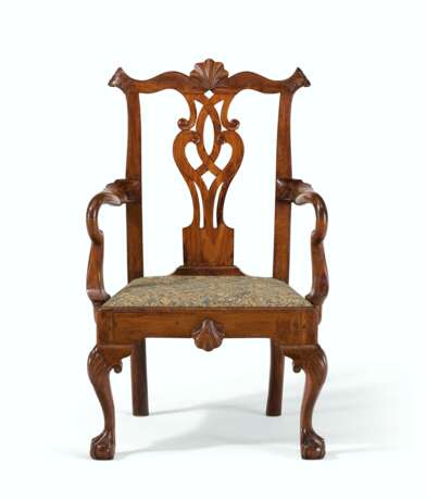 A CHIPPENDALE CARVED WALNUT ARMCHAIR - photo 1
