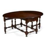 A WILLIAM AND MARY MAHOGANY DROP-LEAF TABLE - фото 1
