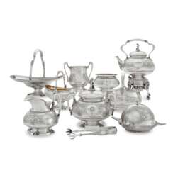A SUITE OF NINE MATCHING AMERICAN SILVER TEA AND TABLE WARES