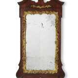 A GEORGE II CARVED MAHOGANY AND PARCEL GILT MIRROR - photo 1