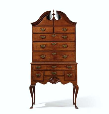 THE GOULD FAMILY QUEEN ANNE CARVED WALNUT HIGH CHEST-OF-DRAWERS - photo 1