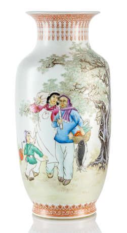 Polychrom dekorierte Vase aus Porzellan - Foto 1