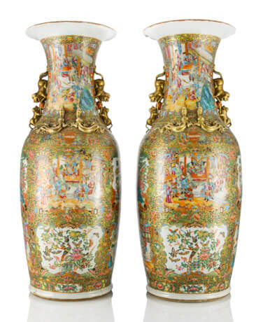 Paar grosse 'Famille rose'-Vasen aus Porzellan, in der Kanton-Palette dekoriert - photo 1