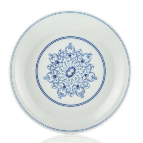 Unterglasurblau dekorierter Saucer aus Porzellan - фото 1