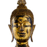 Kopf des Buddha Shakyamuni aus Bronze mit golfarbener und schwarzer Lackfassung - Foto 1