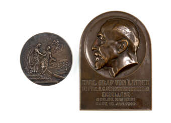 Gedenkplakette und -medaille
