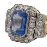 Ring mit Saphir und 26 Altschiffdiamanten zus. ca. 1,1 ct, - фото 5